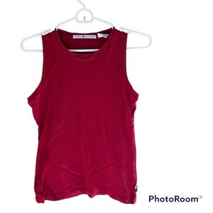 ♦️TOMMY HILFIGER: Women’s size M, vintage red scoop neck tank, slightly cropped.
